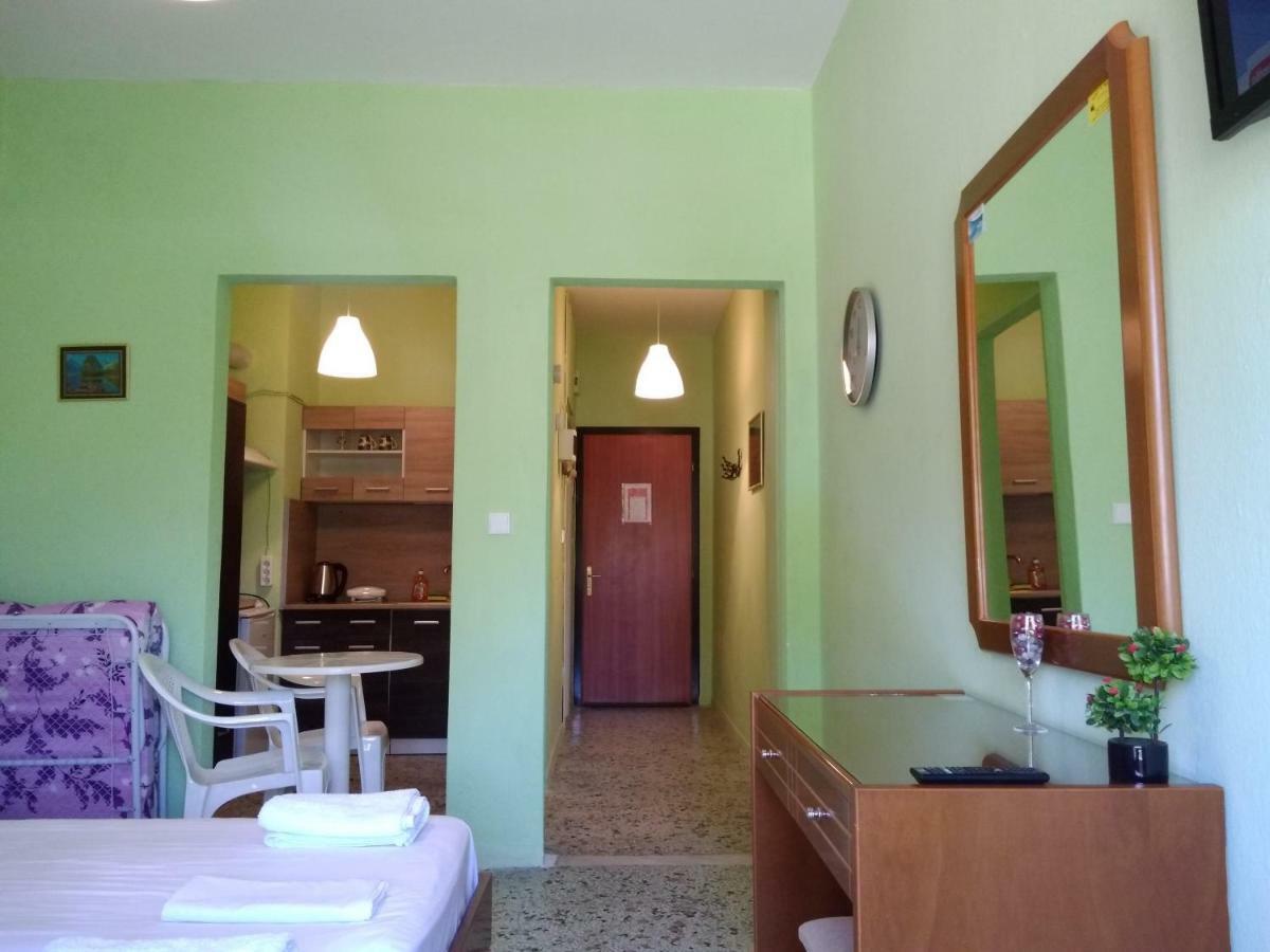 Rooms To Let Giannis Makríjalosz Kültér fotó